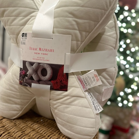 Issac Mizrahi Valentines day XO throw pillows white set gift home decorative - Picture 8 of 9